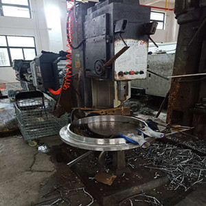 不銹鋼法蘭鉆孔工藝類型與注意事項